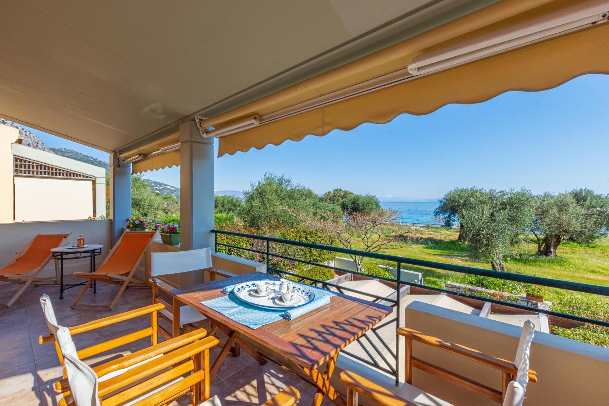 Barbati Seafront Luxury Suites Екстериор снимка