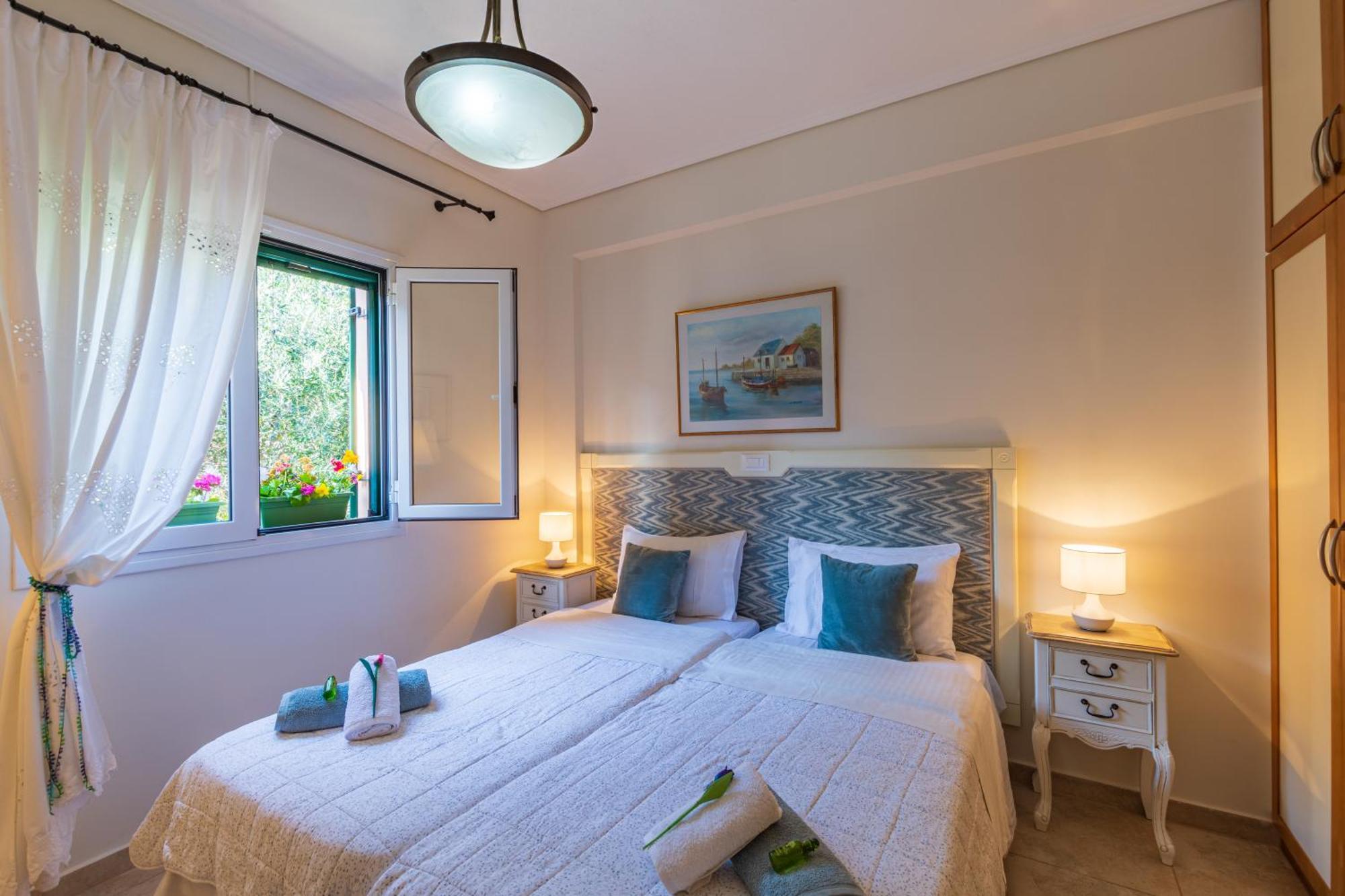 Barbati Seafront Luxury Suites Екстериор снимка