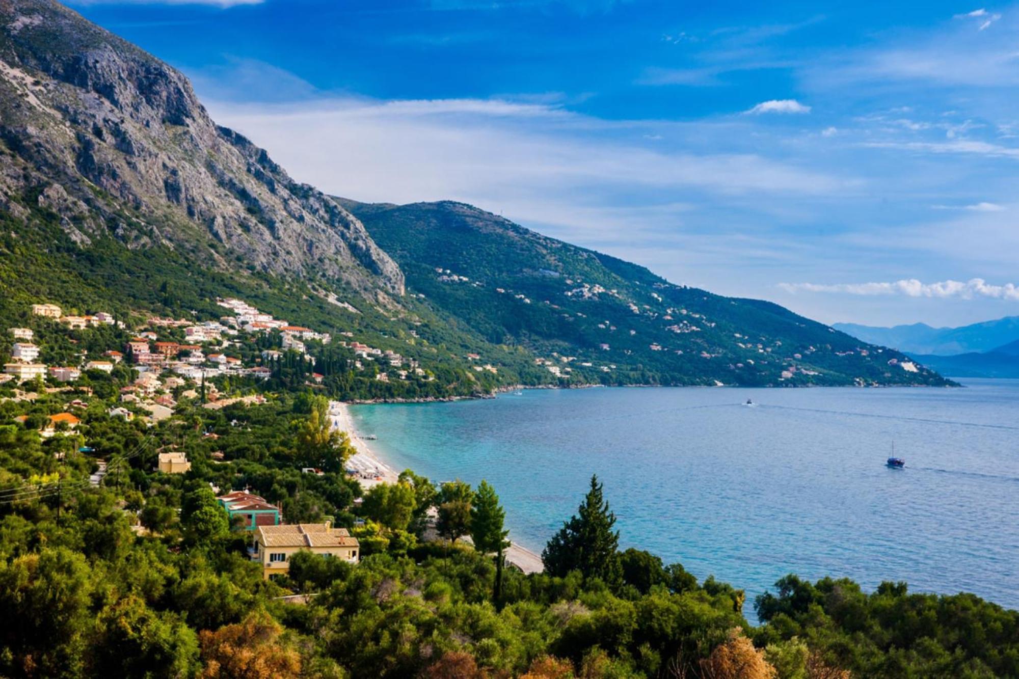 Barbati Seafront Luxury Suites Екстериор снимка